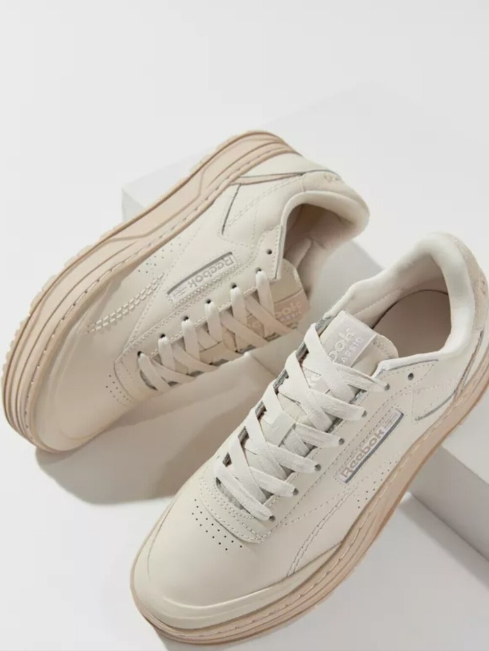 Reebok Club C Double Geo Men’s Sneakers in Off-White/Tan Size 9. LIKE NEW Y2k